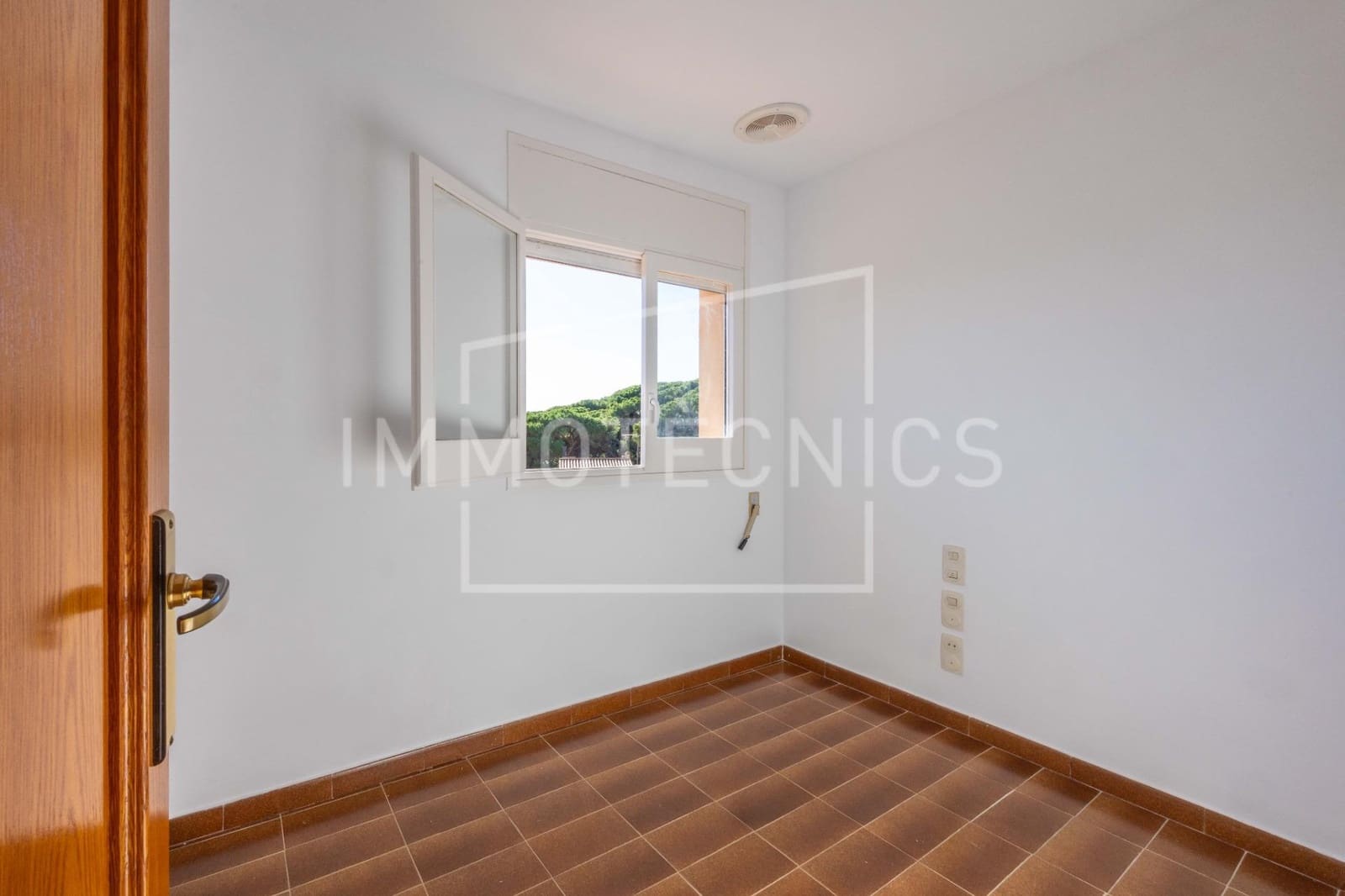 4 bedroom Townhouse for sale in Sant Vicenc de Montalt with garage - € 575,000 (Ref: 9602766)