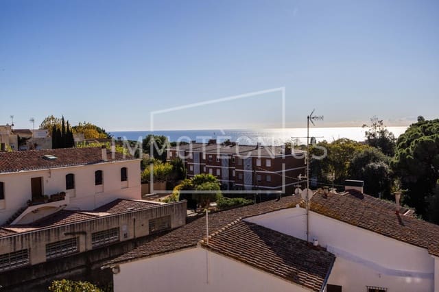 4 chambre Maison de Ville à vendre à Sant Vicenç de Montalt avec garage - 575 000 € (Ref: 9602766)