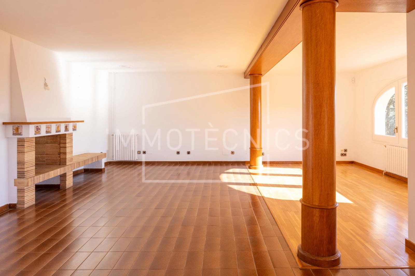 4 bedroom Townhouse for sale in Sant Vicenc de Montalt with garage - € 575,000 (Ref: 9602766)