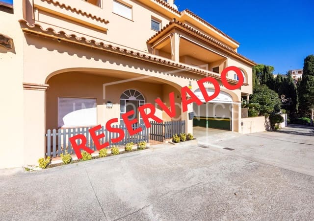 4 chambre Maison de Ville à vendre à Sant Vicenç de Montalt avec garage - 575 000 € (Ref: 9602766)