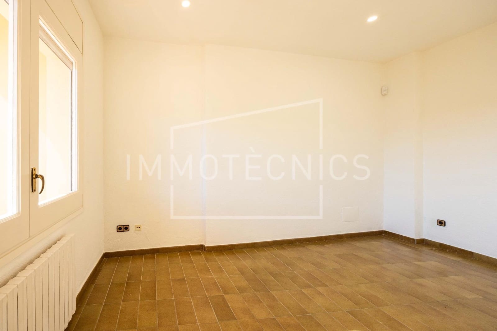 4 bedroom Townhouse for sale in Sant Vicenc de Montalt with garage - € 575,000 (Ref: 9602766)