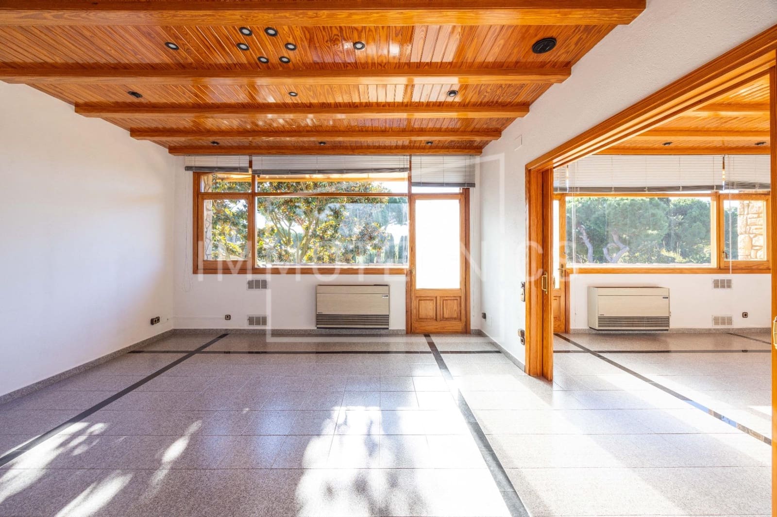 4 sypialnia Biuro do wynajęcia w Sant Vicenc de Montalt - 1 700 € (Ref: 9602767)