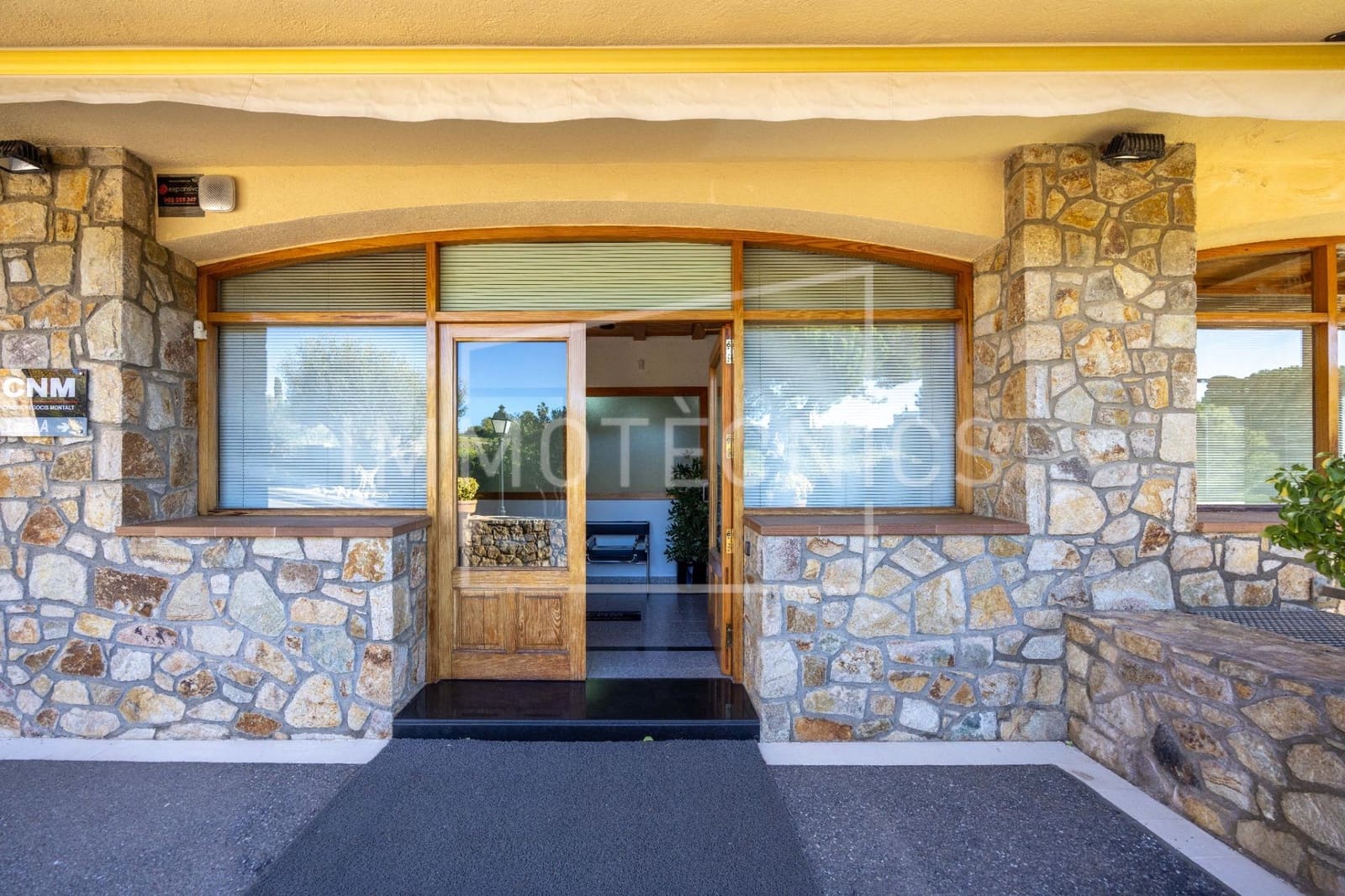 4 sypialnia Biuro do wynajęcia w Sant Vicenc de Montalt - 1 700 € (Ref: 9602767)