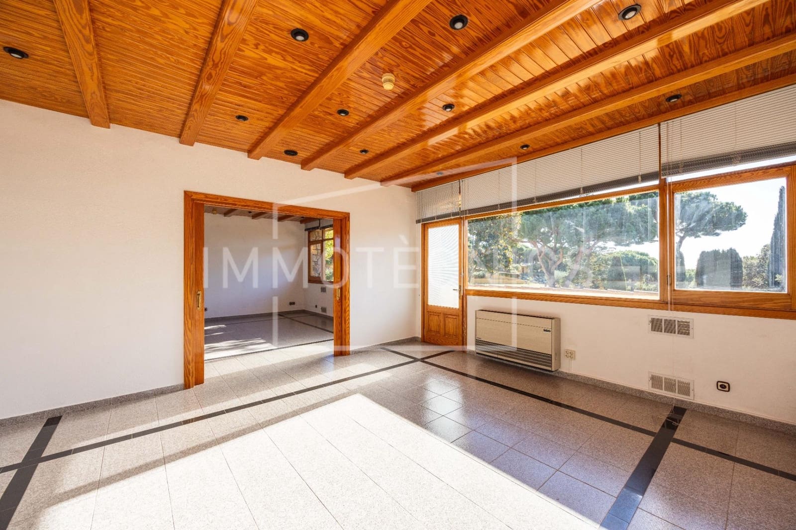 4 sypialnia Biuro do wynajęcia w Sant Vicenc de Montalt - 1 700 € (Ref: 9602767)