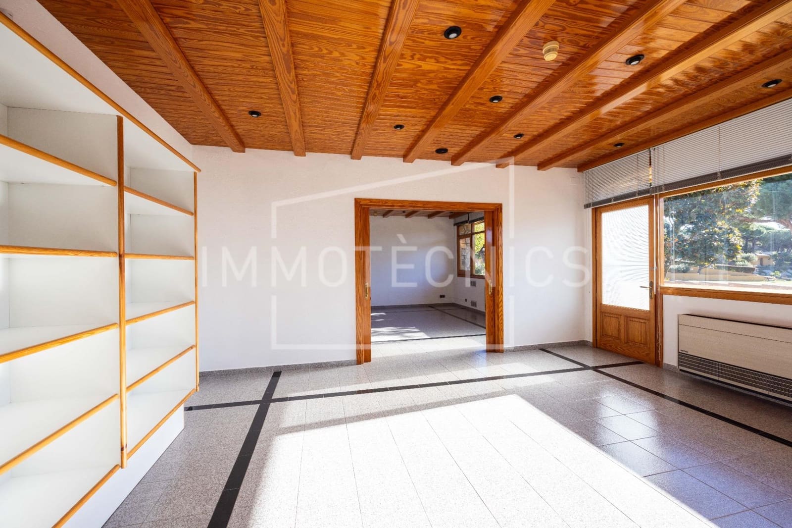 4 sypialnia Biuro do wynajęcia w Sant Vicenc de Montalt - 1 700 € (Ref: 9602767)