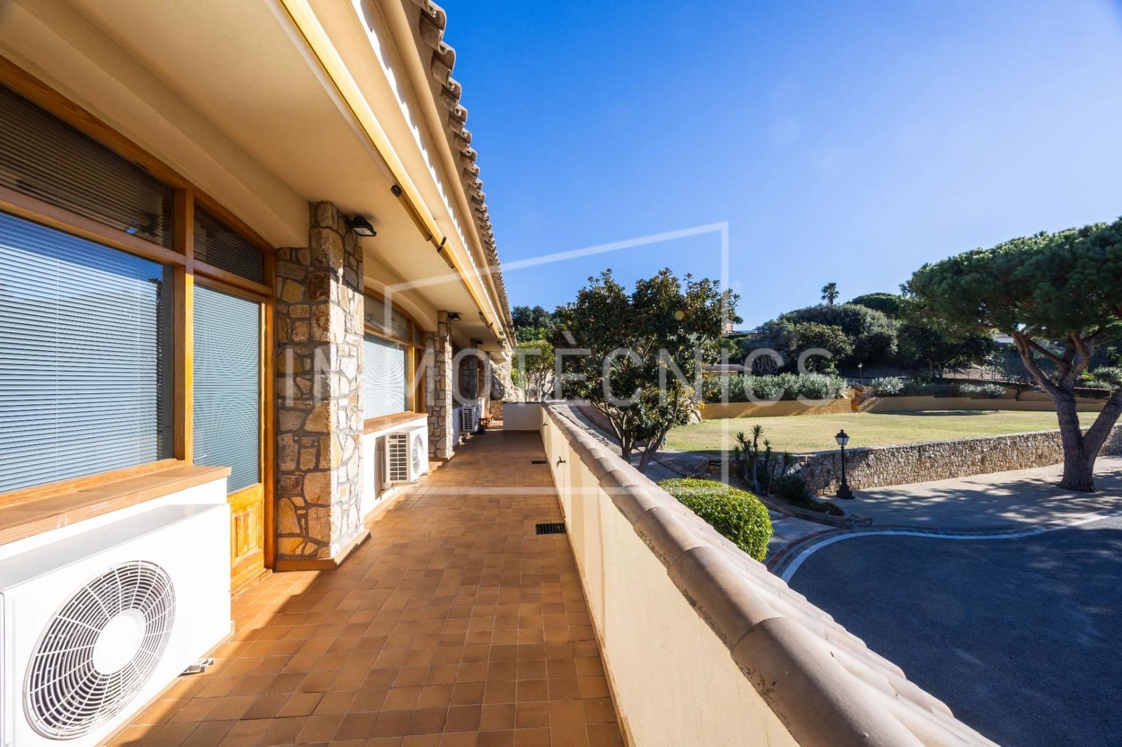 4 sypialnia Biuro do wynajęcia w Sant Vicenc de Montalt - 1 700 € (Ref: 9602767)