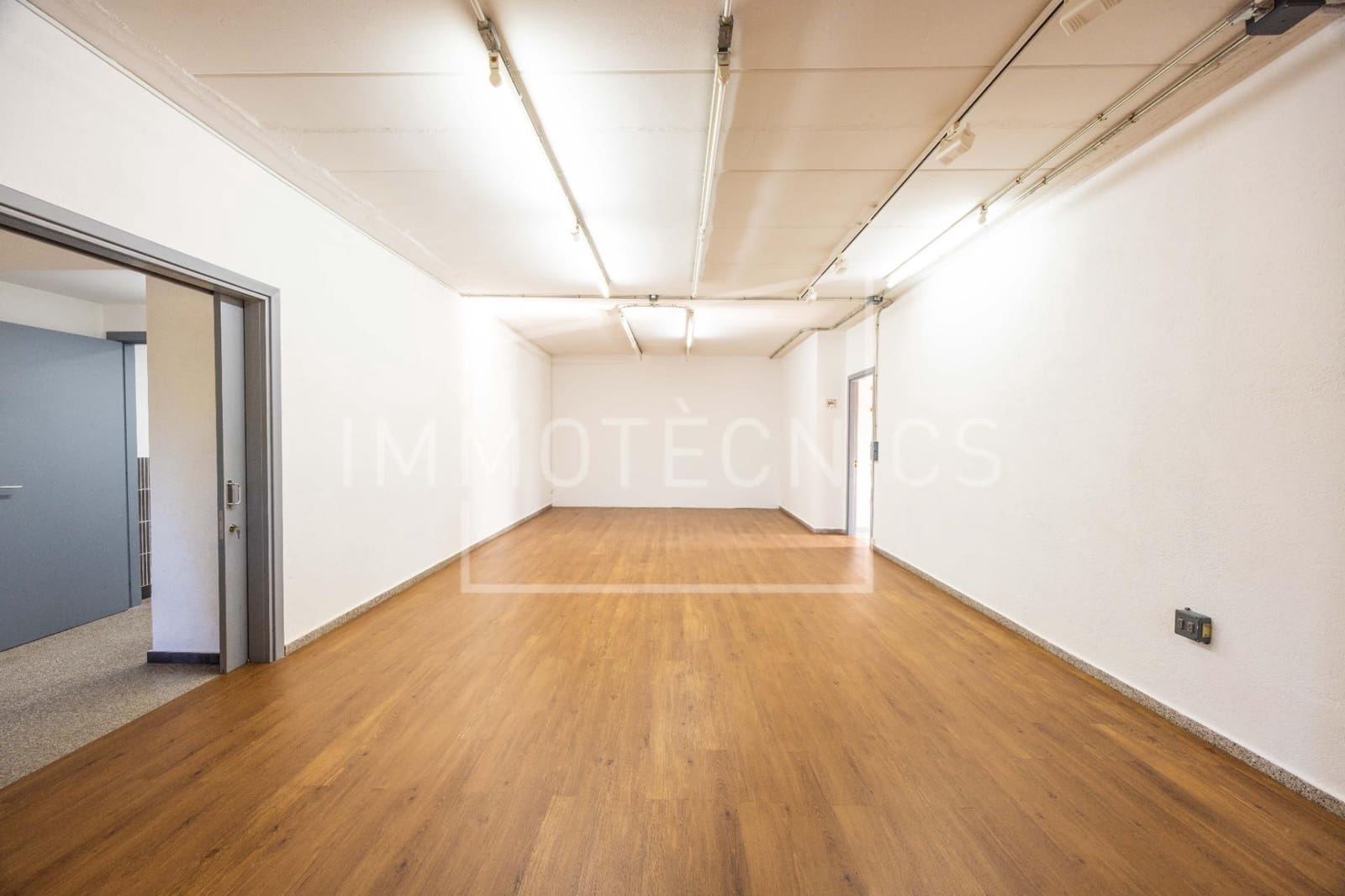 4 sypialnia Biuro do wynajęcia w Sant Vicenc de Montalt - 1 700 € (Ref: 9602767)