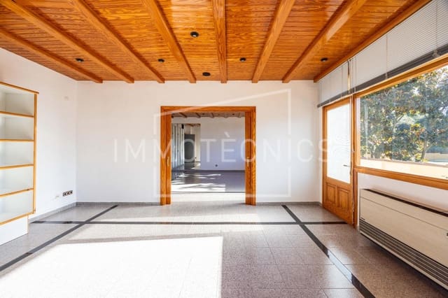 4 sypialnia Biuro do wynajęcia w Sant Vicenç de Montalt - 1 700 € (Ref: 9602767)