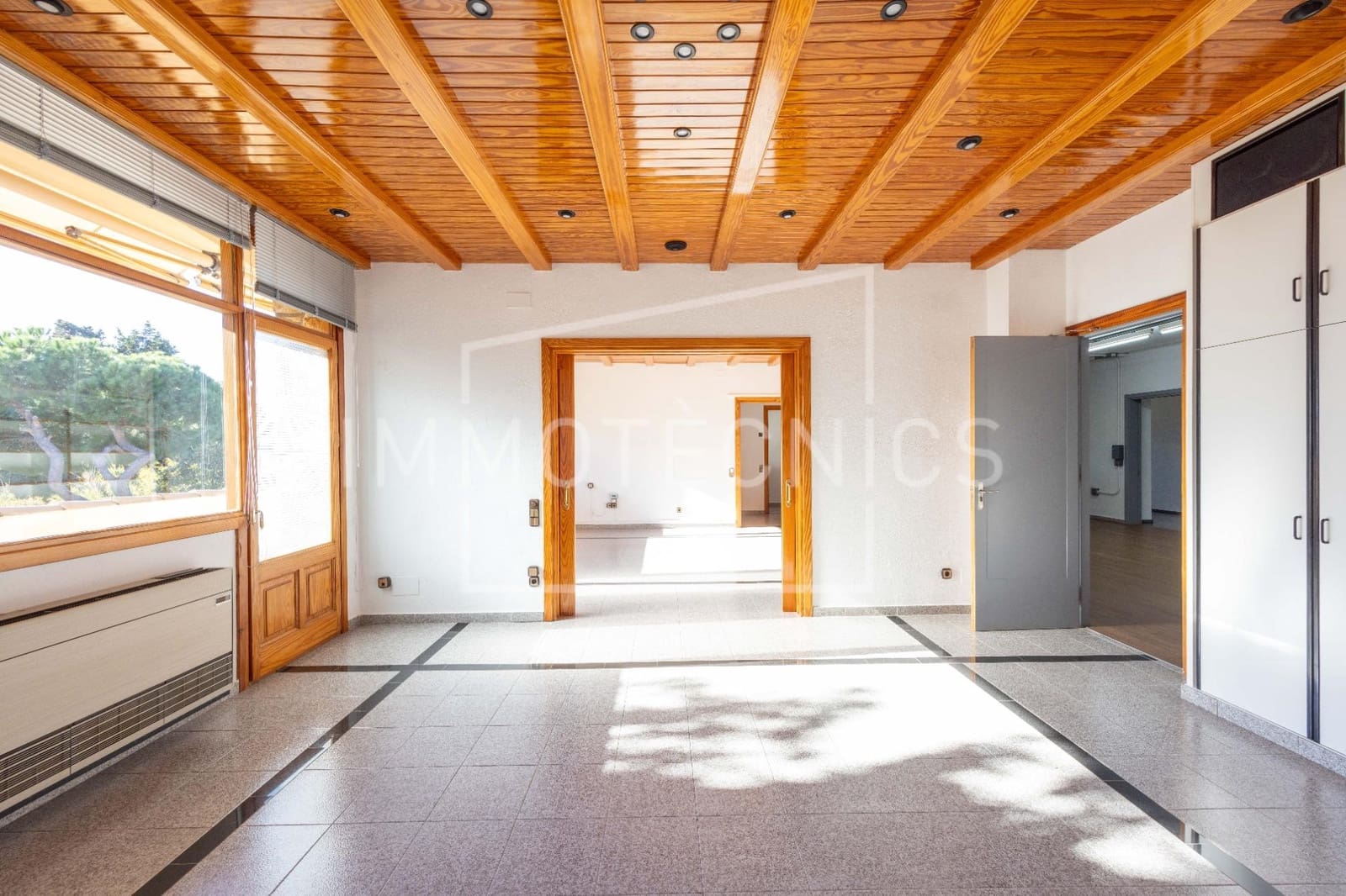 4 sypialnia Biuro do wynajęcia w Sant Vicenc de Montalt - 1 700 € (Ref: 9602767)