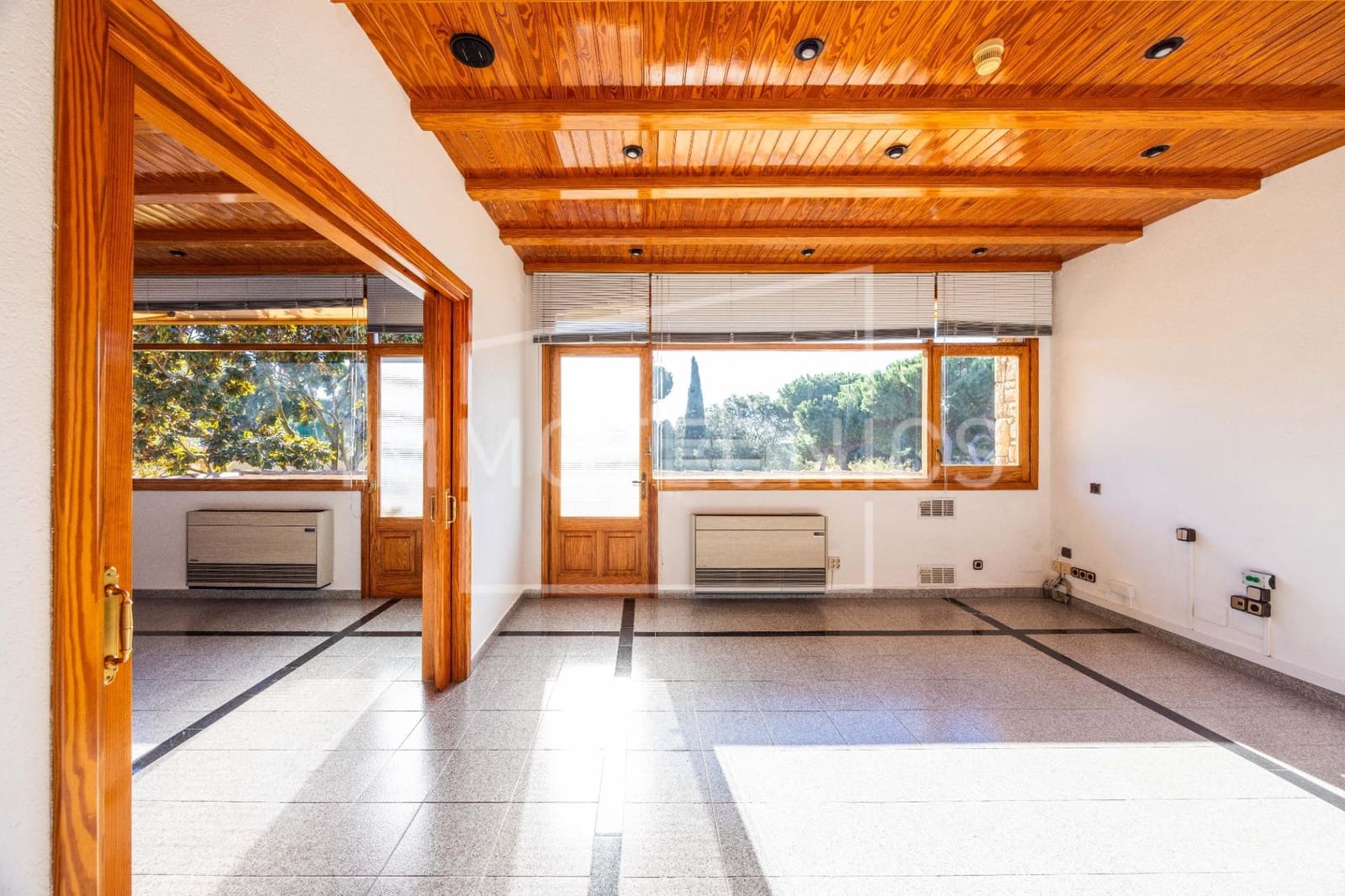 4 sypialnia Biuro do wynajęcia w Sant Vicenc de Montalt - 1 700 € (Ref: 9602767)