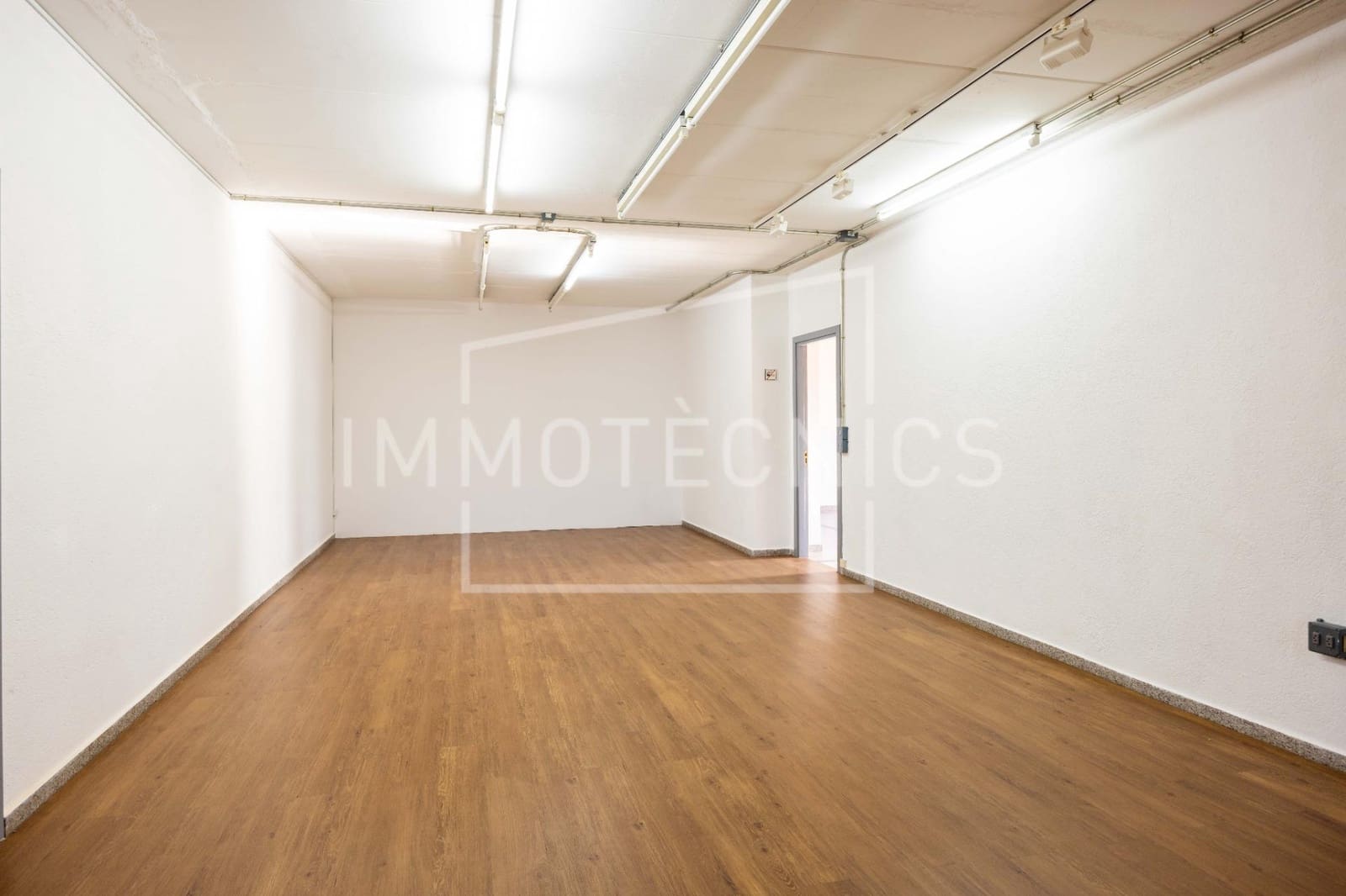 4 sypialnia Biuro do wynajęcia w Sant Vicenc de Montalt - 1 700 € (Ref: 9602767)