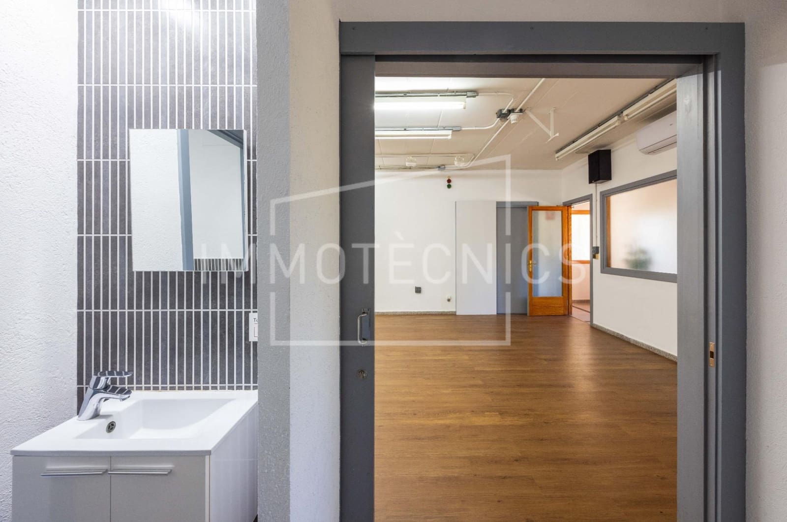 4 sypialnia Biuro do wynajęcia w Sant Vicenc de Montalt - 1 700 € (Ref: 9602767)