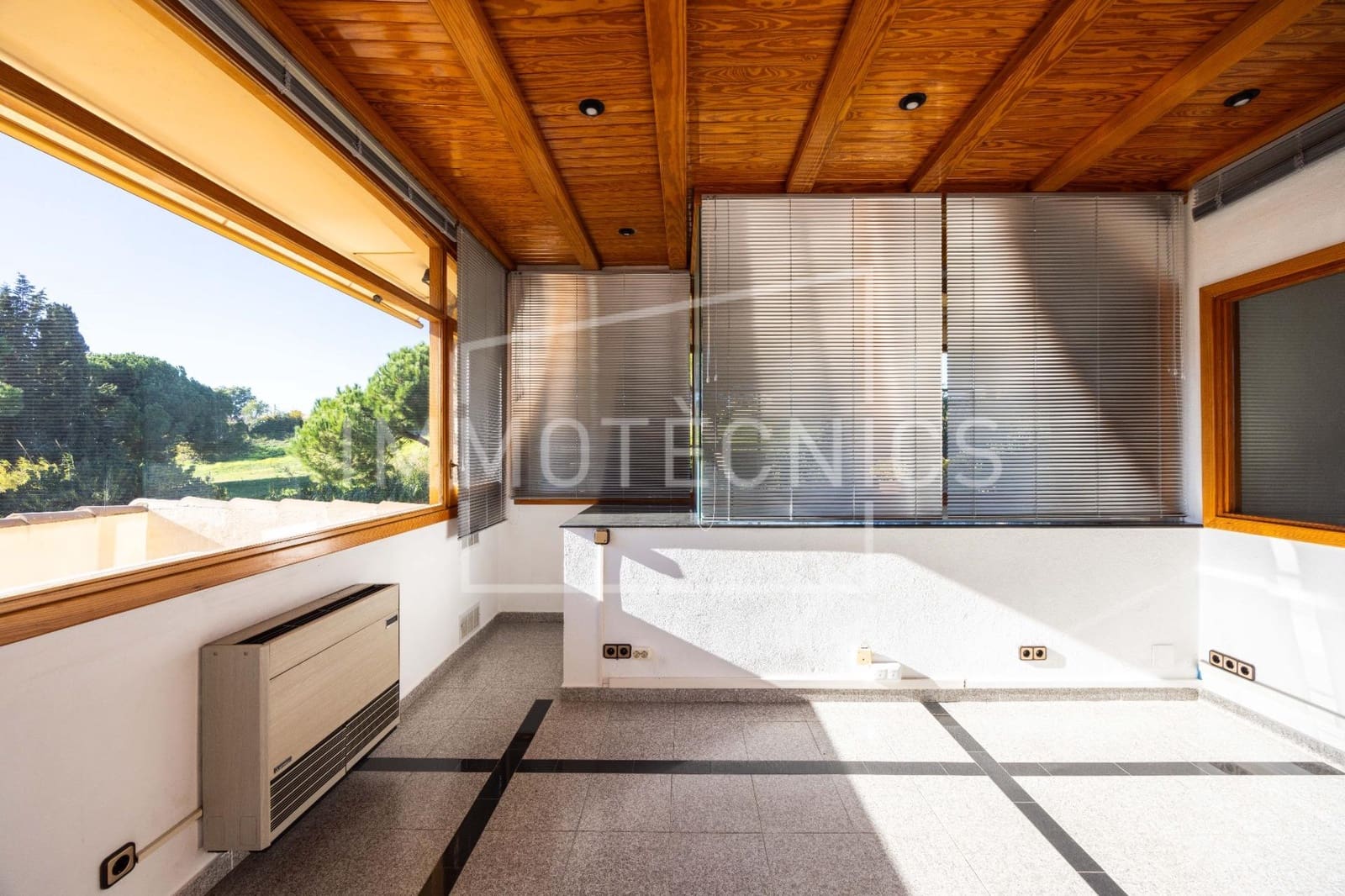 4 sypialnia Biuro do wynajęcia w Sant Vicenc de Montalt - 1 700 € (Ref: 9602767)