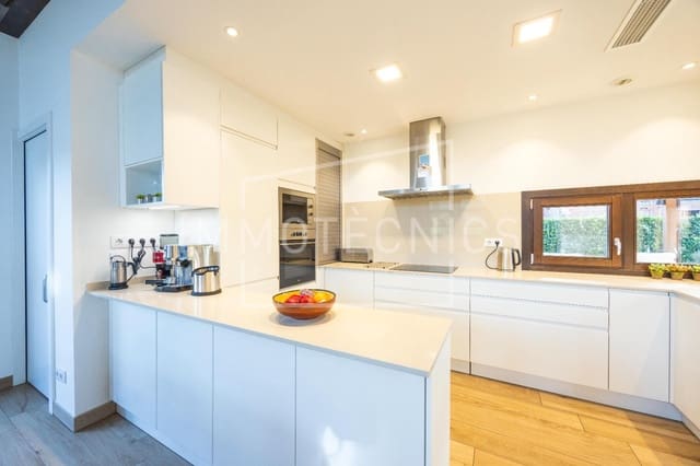 Chalet de 3 habitaciones en Sant Esteve de Palautordera en venta con piscina - 850.000 € (Ref: 9602769)