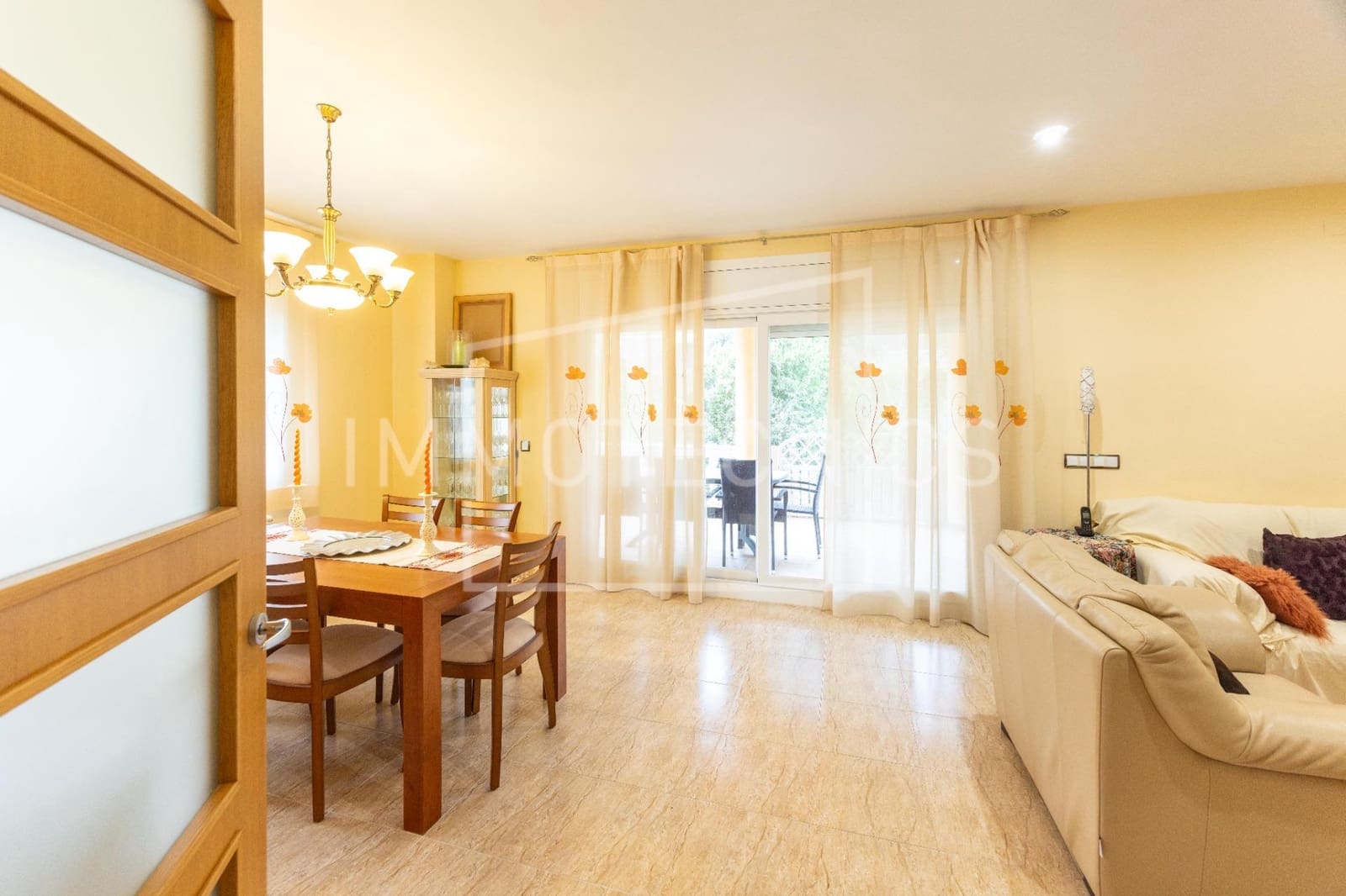 Chalet de 4 habitaciones en Cànoves i Samalús en venta con piscina garaje - 560.000 € (Ref: 9602770)