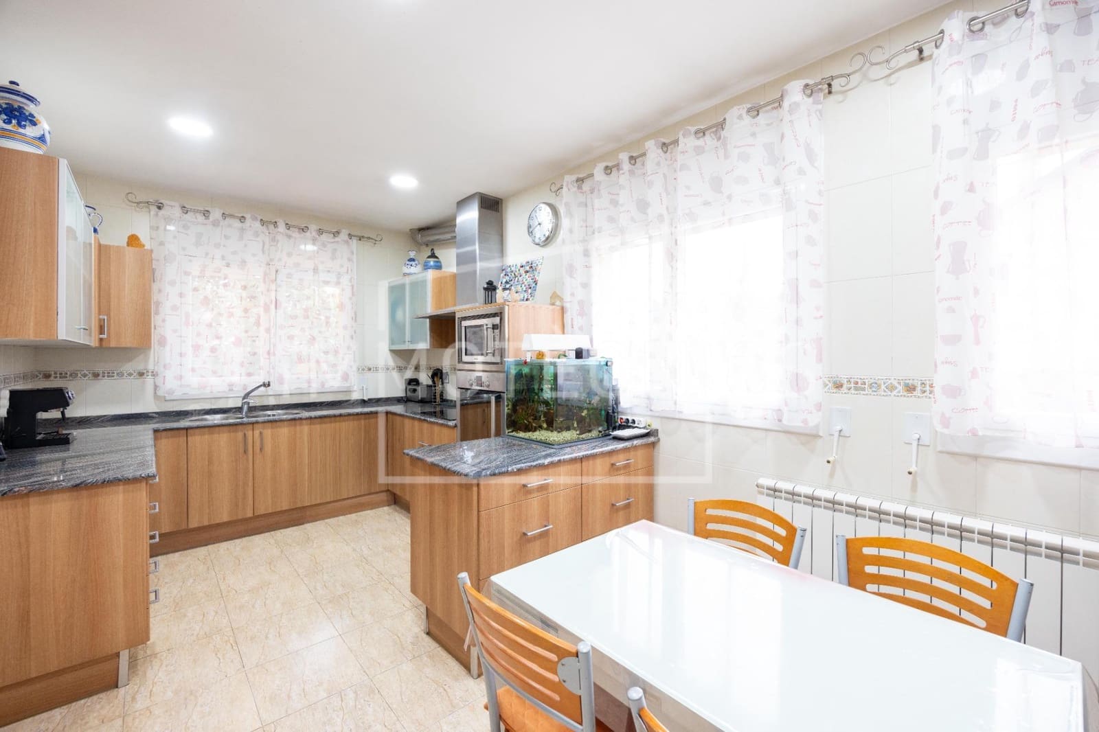 Chalet de 4 habitaciones en Cànoves i Samalús en venta con piscina garaje - 560.000 € (Ref: 9602770)