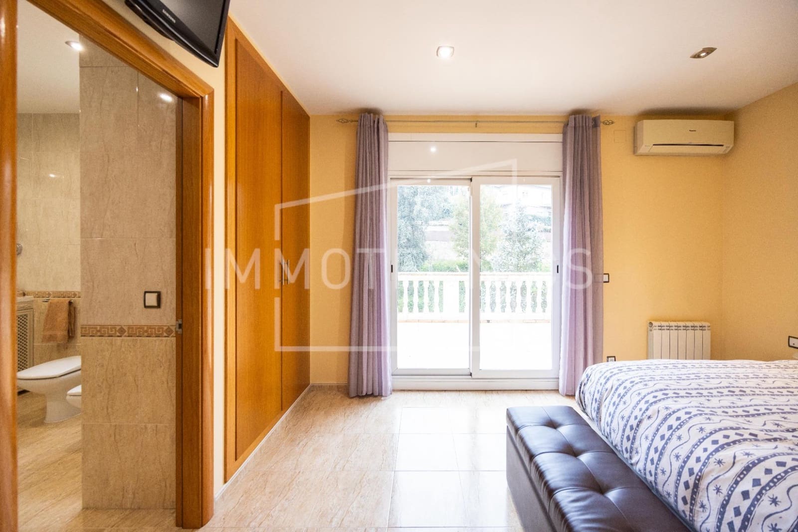 Chalet de 4 habitaciones en Cànoves i Samalús en venta con piscina garaje - 560.000 € (Ref: 9602770)