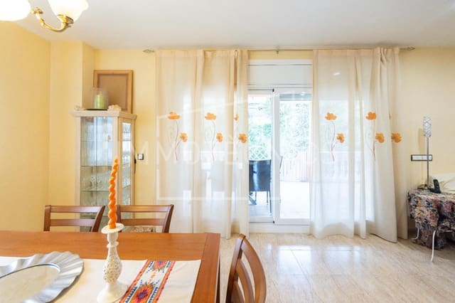 4 sypialnia Willa na sprzedaż w Canovelles z basenem garażem - 530 000 € (Ref: 9602770)