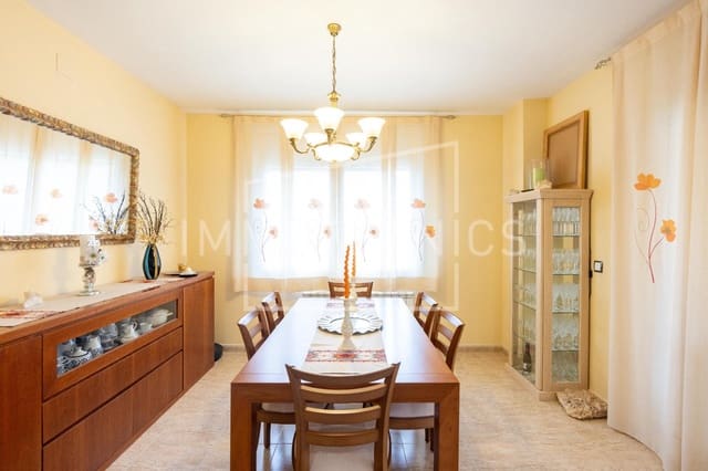 4 sypialnia Willa na sprzedaż w Canovelles z basenem garażem - 530 000 € (Ref: 9602770)