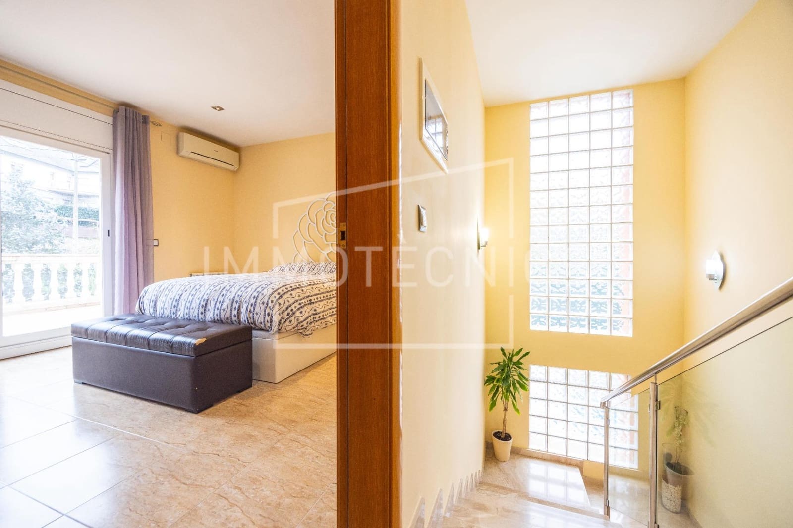 4 bedroom Villa for sale in Canovelles with pool garage - € 530,000 (Ref: 9602770)