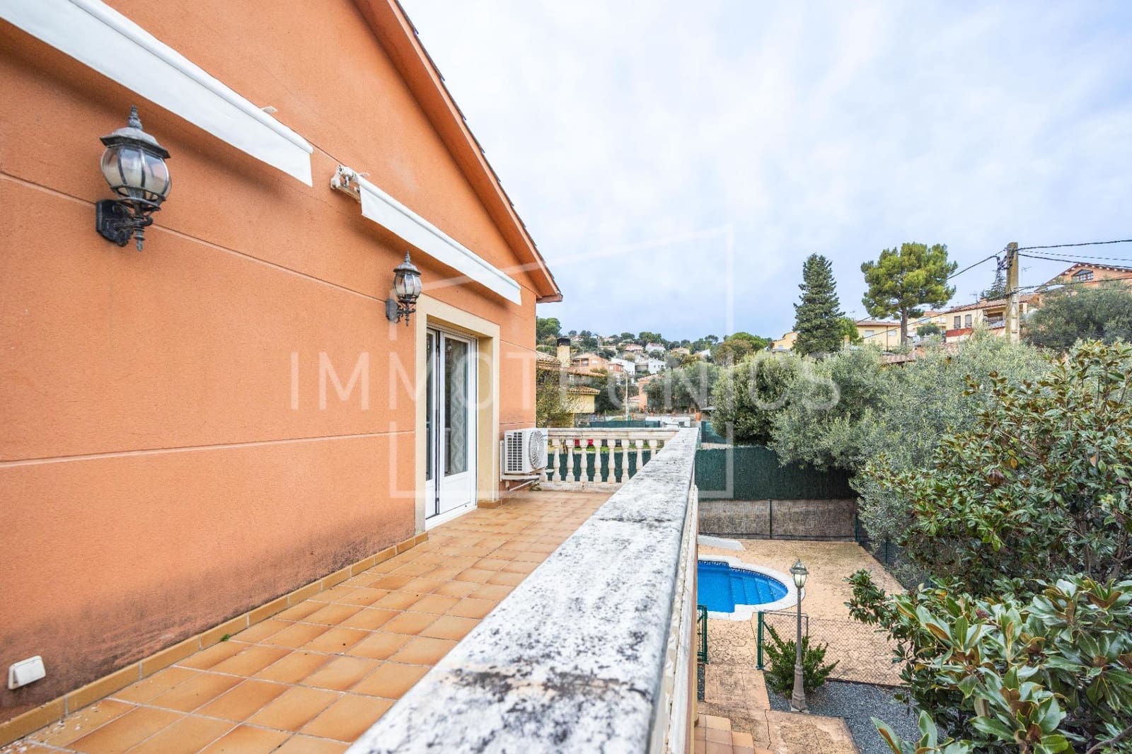 4 bedroom Villa for sale in Canovelles with pool garage - € 530,000 (Ref: 9602770)