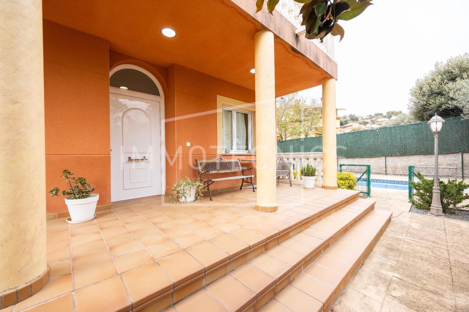 4 bedroom Villa for sale in Canovelles with pool garage - € 530,000 (Ref: 9602770)