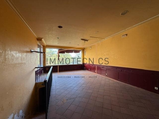 Komercyjne na sprzedaż w Sant Vicenc de Montalt - 500 000 € (Ref: 9602772)