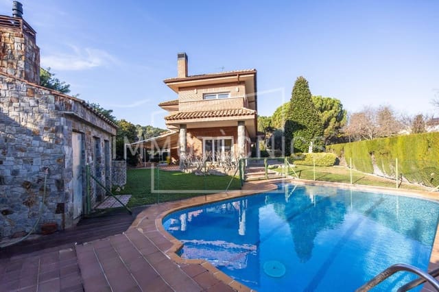 Chalet de 4 habitaciones en Cardedeu en venta con piscina garaje - 950.000 € (Ref: 9602775)