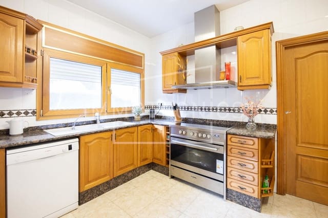 Chalet de 4 habitaciones en Cardedeu en venta con piscina garaje - 950.000 € (Ref: 9602775)