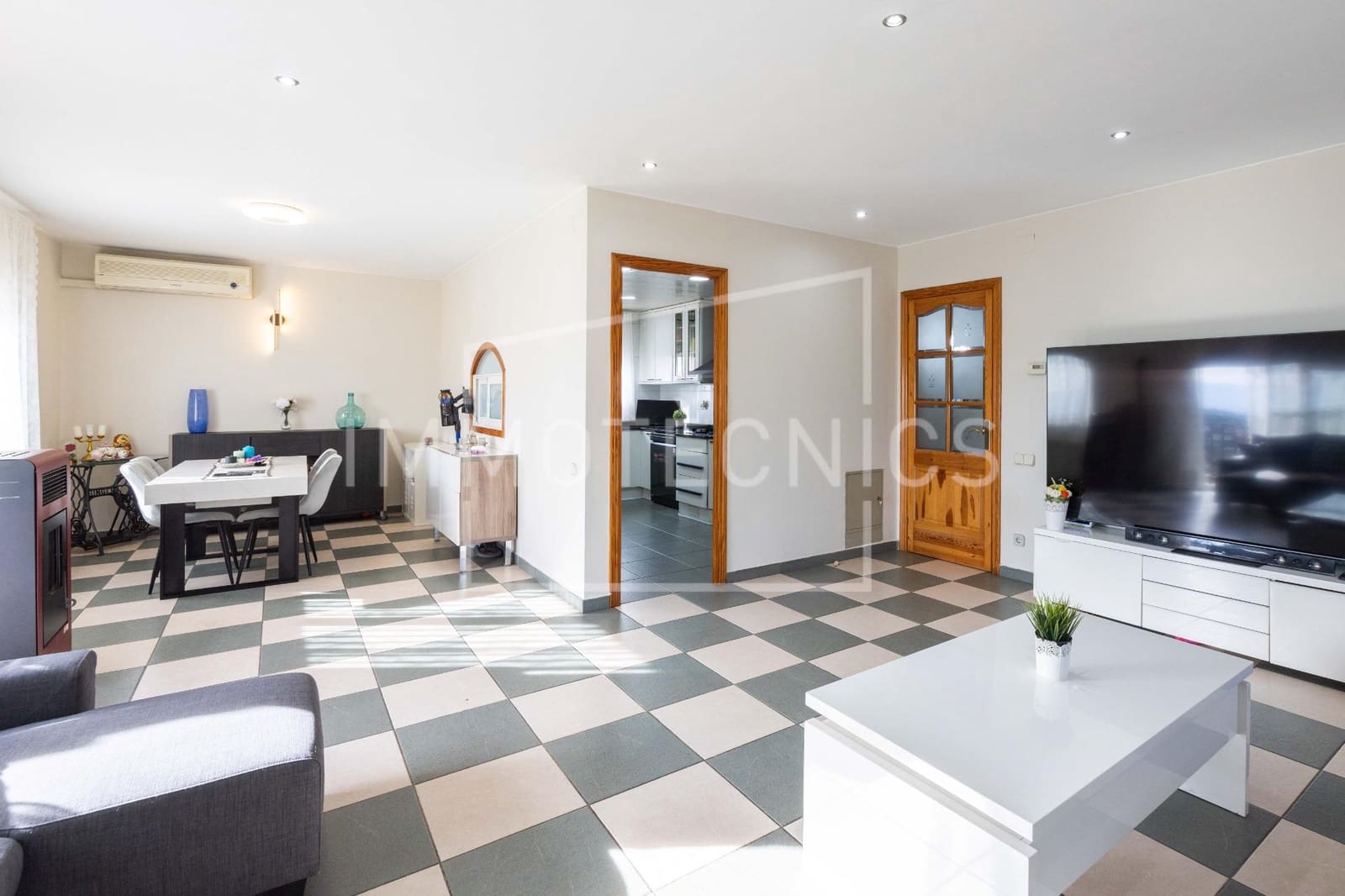 Chalet de 3 habitaciones en Cànoves i Samalús en venta - 420.000 € (Ref: 9602782)