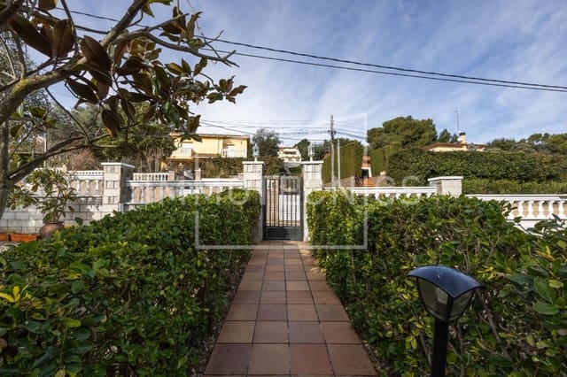 Chalet de 3 habitaciones en Cànoves i Samalús en venta - 420.000 € (Ref: 9602782)