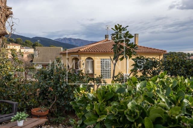 Chalet de 3 habitaciones en Cànoves i Samalús en venta - 420.000 € (Ref: 9602782)