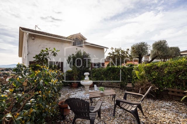 Chalet de 3 habitaciones en Cànoves i Samalús en venta - 420.000 € (Ref: 9602782)