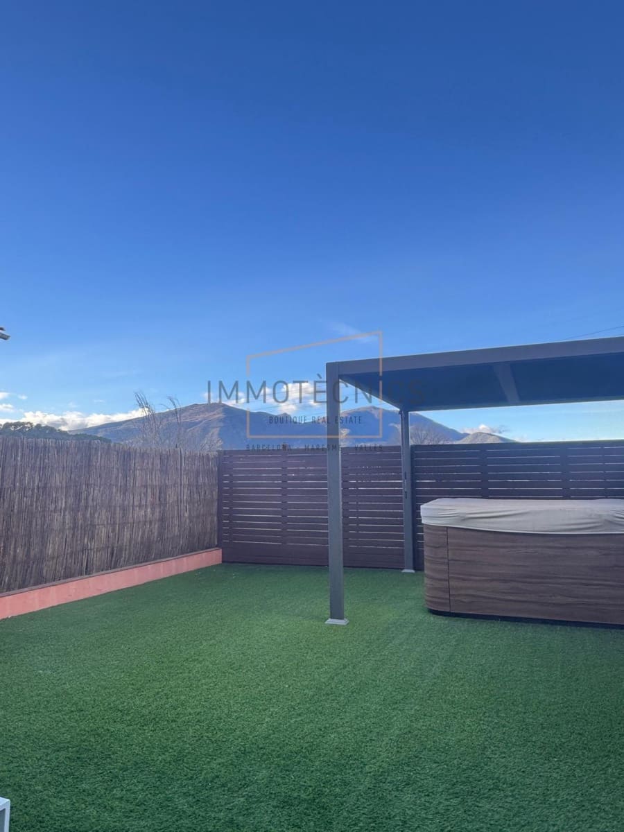 3 bedroom Terraced Villa for sale in Gualba with garage - € 345,000 (Ref: 9608199)