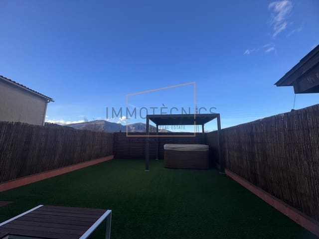 3 makuuhuone Rivitalo myytävänä paikassa Gualba mukana 
autotalli - 345 000 € (Ref: 9608199)