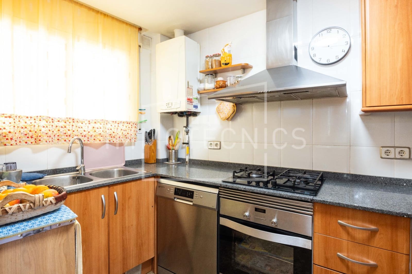 4 bedroom Terraced Villa for sale in Canet de Mar with garage - € 550,000 (Ref: 9616024)