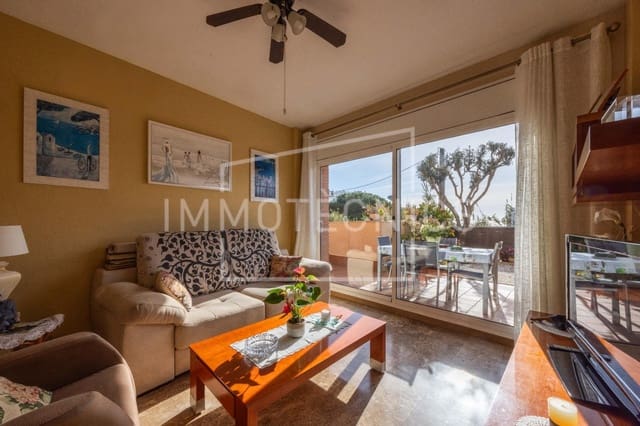 4 bedroom Terraced Villa for sale in Canet de Mar with garage - € 550,000 (Ref: 9616024)