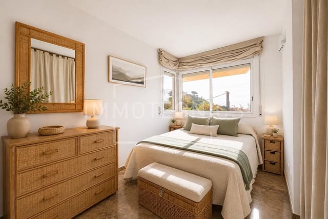 4 slaapkamer Rijtjeshuis te koop in Canet de Mar met garage - € 550.000 (Ref: 9616024)