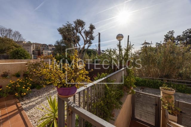 4 slaapkamer Rijtjeshuis te koop in Canet de Mar met garage - € 550.000 (Ref: 9616024)