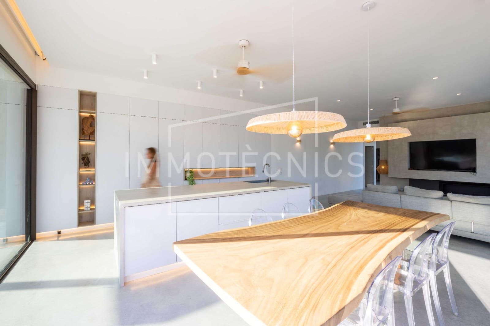 5 bedroom Villa for sale in Vilanova del Valles with garage - € 995,000 (Ref: 9619443)