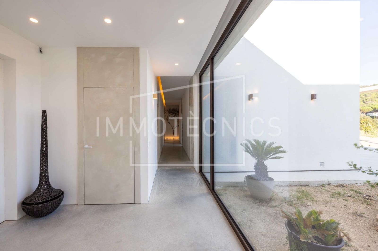 5 bedroom Villa for sale in Vilanova del Valles with garage - € 995,000 (Ref: 9619443)