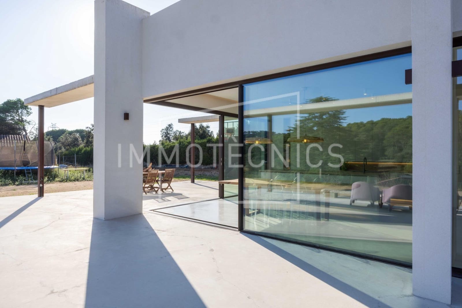 5 bedroom Villa for sale in Vilanova del Valles with garage - € 995,000 (Ref: 9619443)