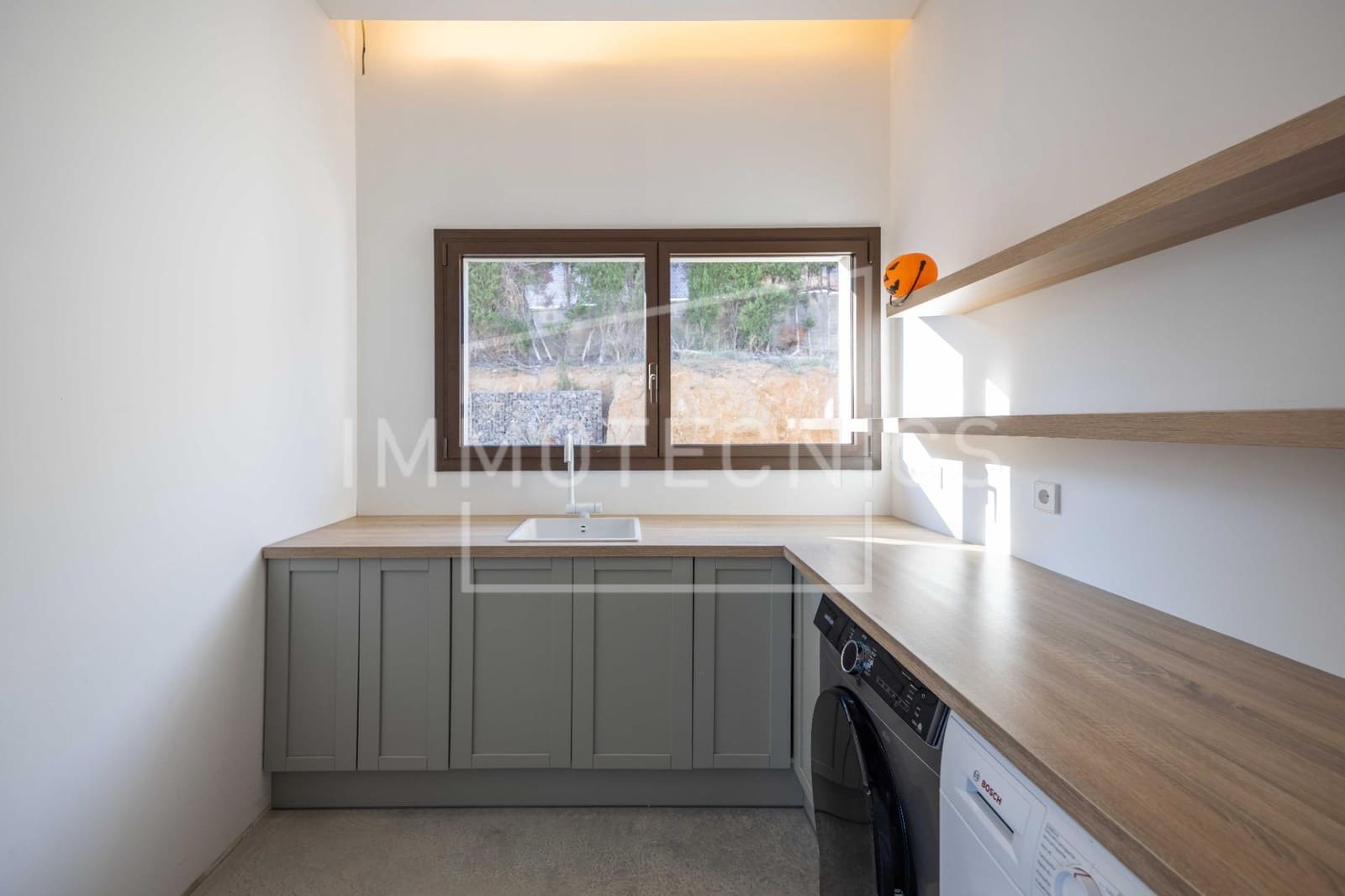 5 bedroom Villa for sale in Vilanova del Valles with garage - € 995,000 (Ref: 9619443)