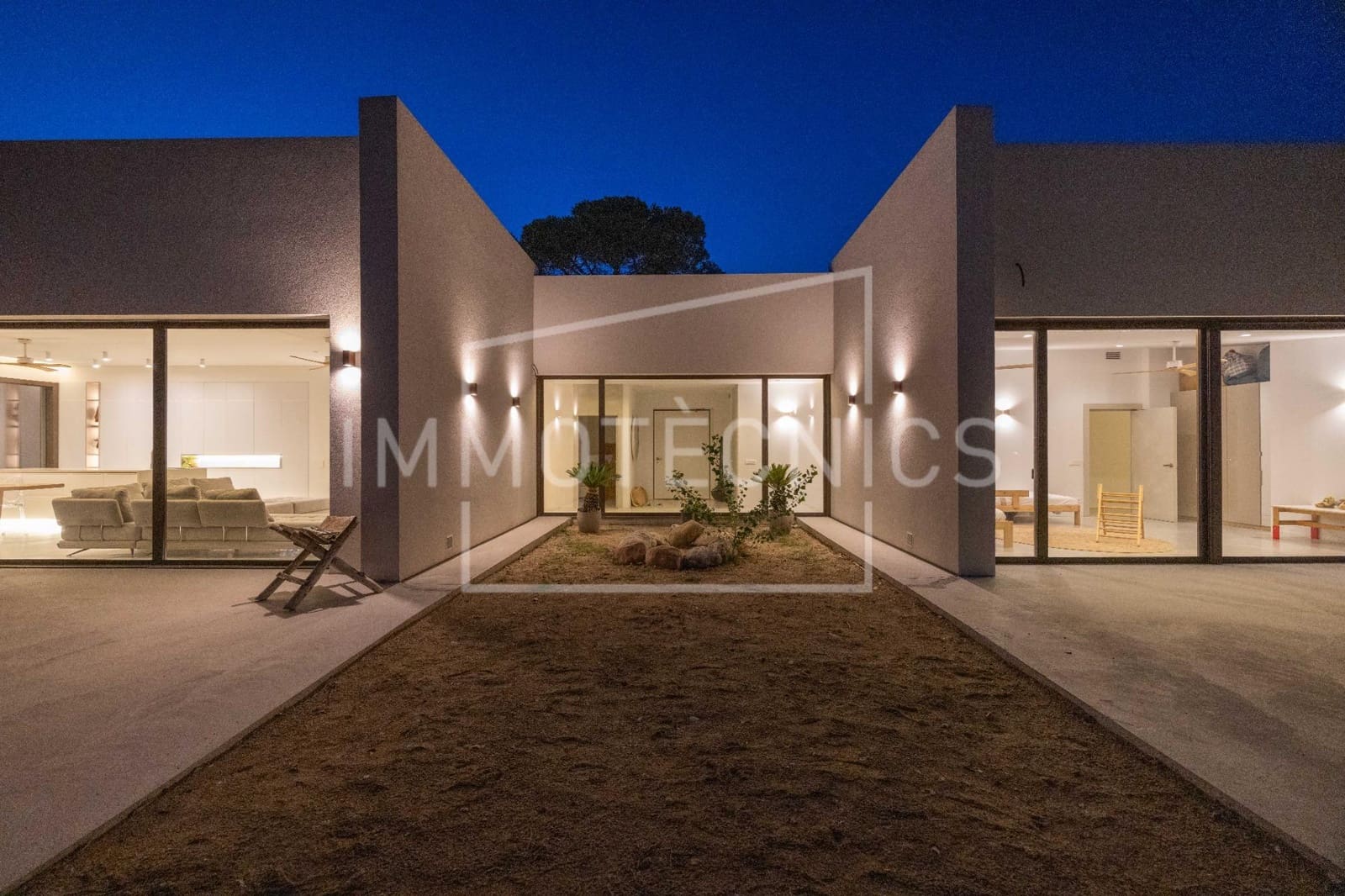 5 bedroom Villa for sale in Vilanova del Valles with garage - € 995,000 (Ref: 9619443)