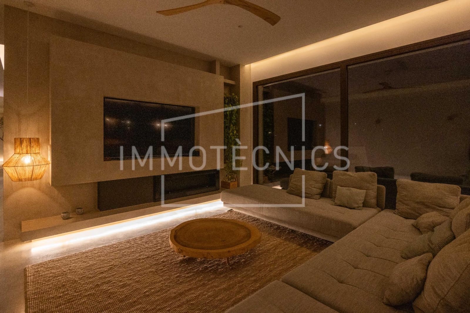 5 bedroom Villa for sale in Vilanova del Valles with garage - € 995,000 (Ref: 9619443)