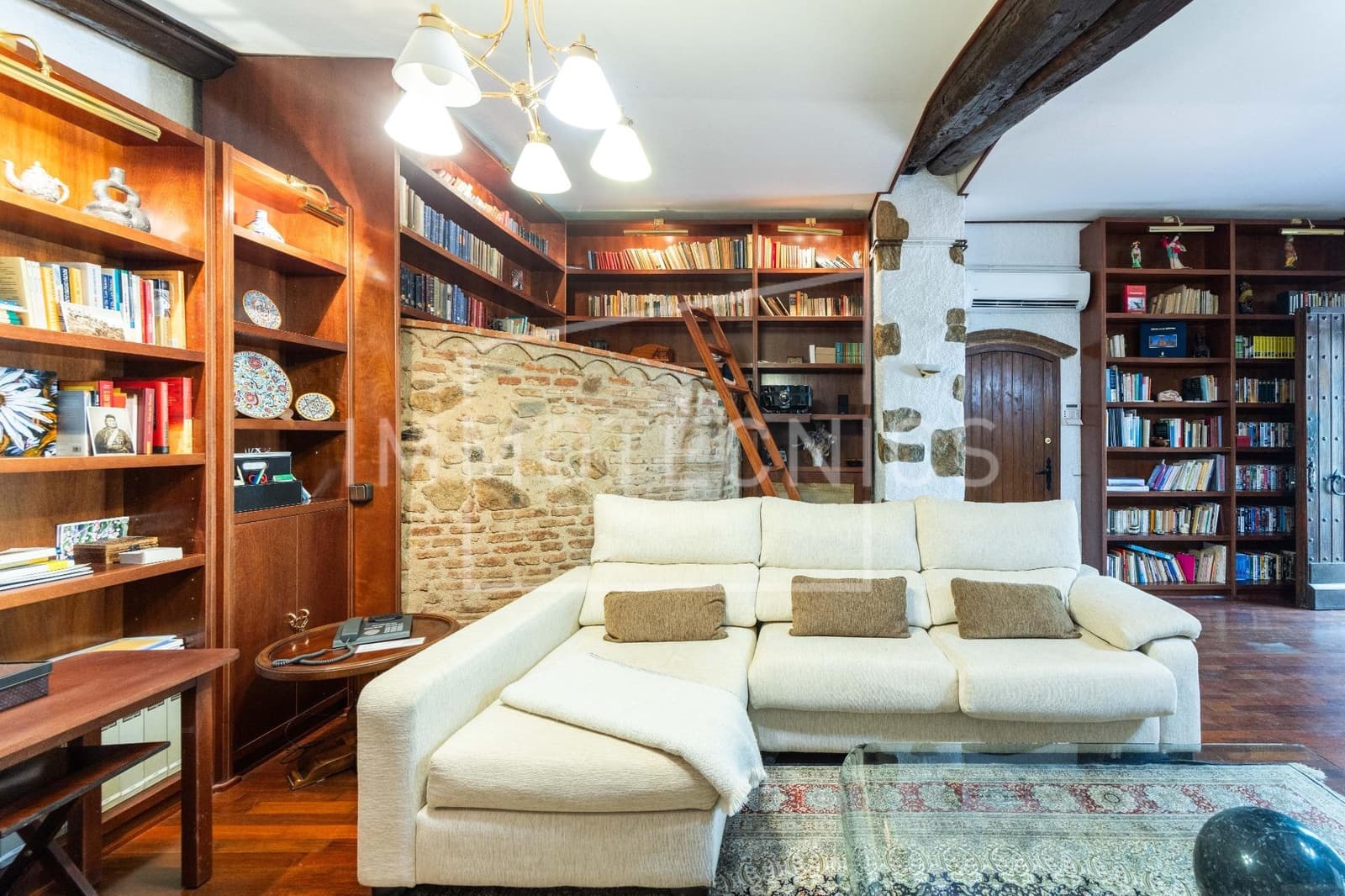 6 bedroom Finca/Country House for sale in Sant Iscle de Vallalta with pool garage - € 1,350,000 (Ref: 9656235)