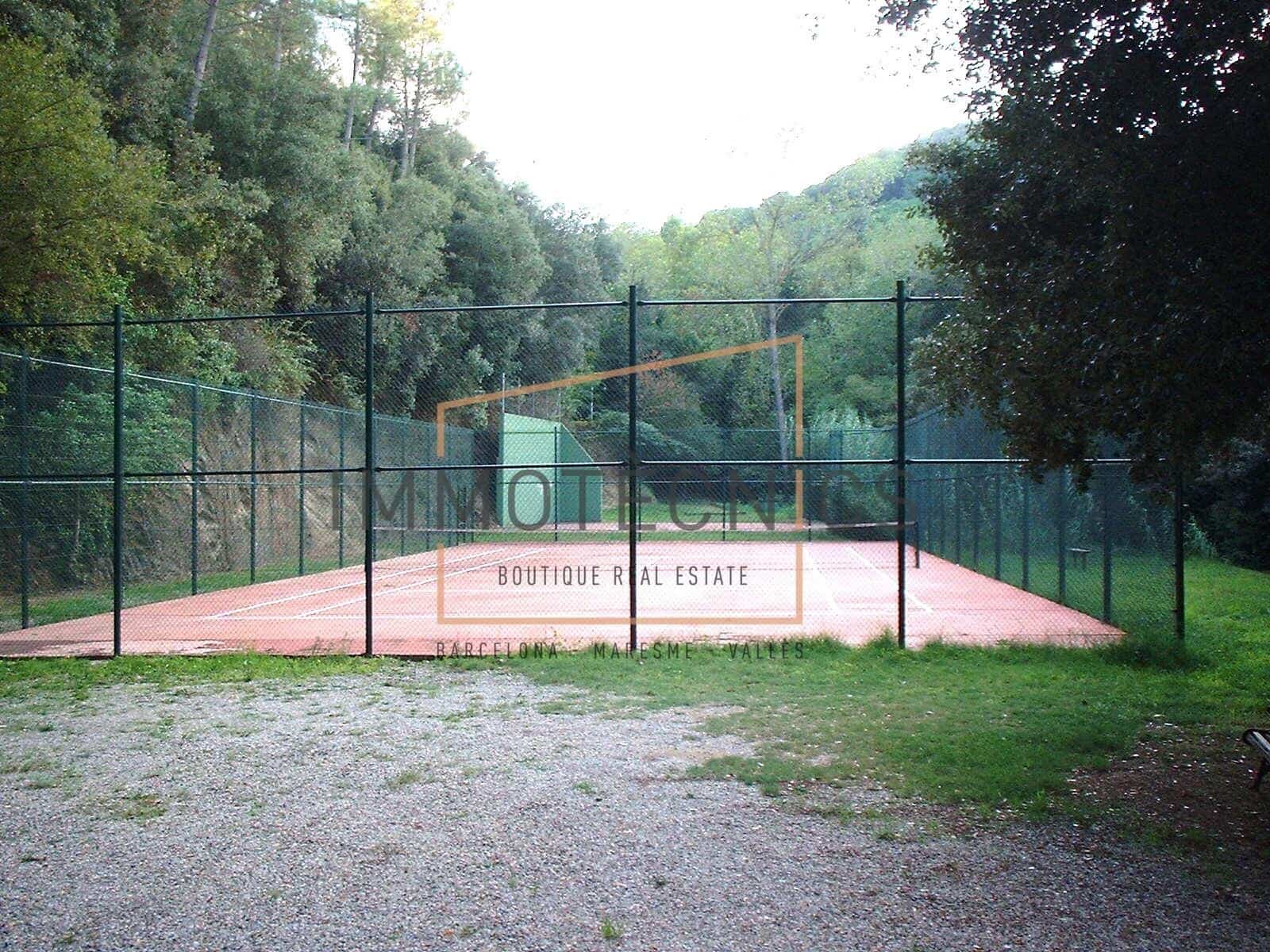 6 sovrum Finca/Hus på landet till salu i Sant Iscle de Vallalta med pool garage - 1 350 000 € (Ref: 9656235)