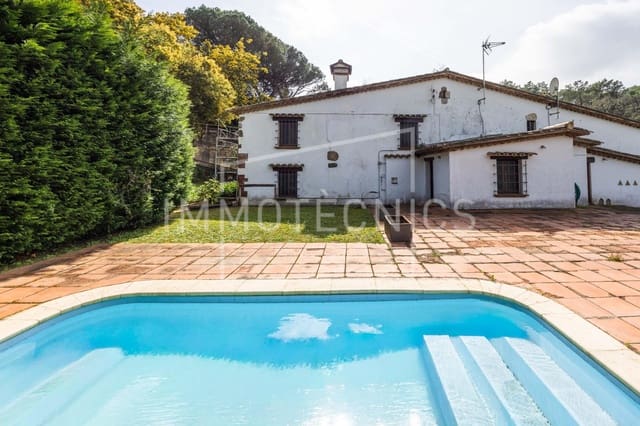 6 chambre Finca/Maison de Campagne à vendre à Sant Iscle de Vallalta avec piscine garage - 1 350 000 € (Ref: 9656235)
