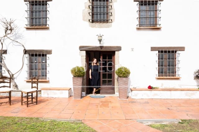 6 chambre Finca/Maison de Campagne à vendre à Sant Iscle de Vallalta avec piscine garage - 1 350 000 € (Ref: 9656235)
