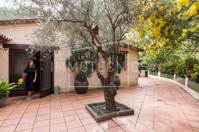 6 chambre Finca/Maison de Campagne à vendre à Sant Iscle de Vallalta avec piscine garage - 1 350 000 € (Ref: 9656235)
